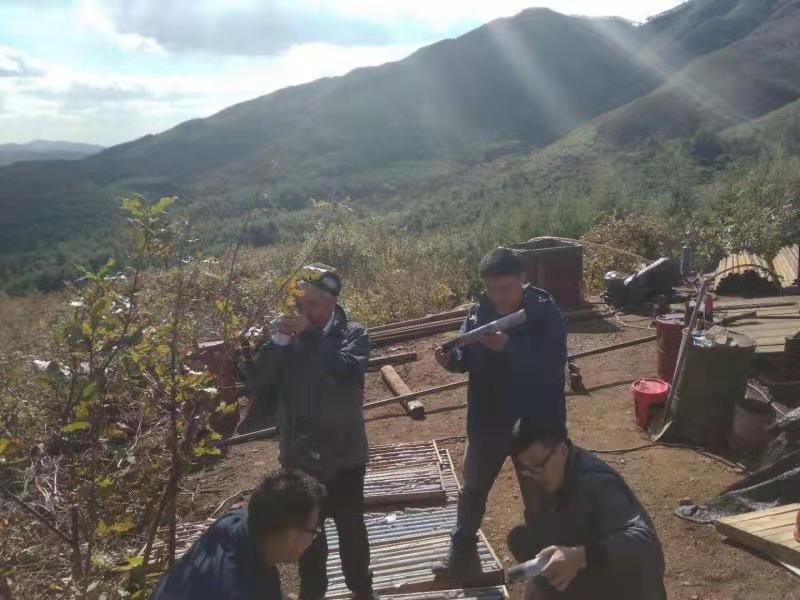 管它严寒与酷暑，唯有实干勇向前
